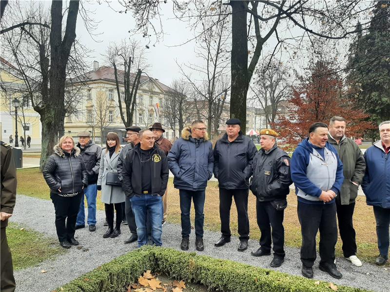 Na spomenik bjelovarskim braniteljima uklesano ime Siniše Paunovića