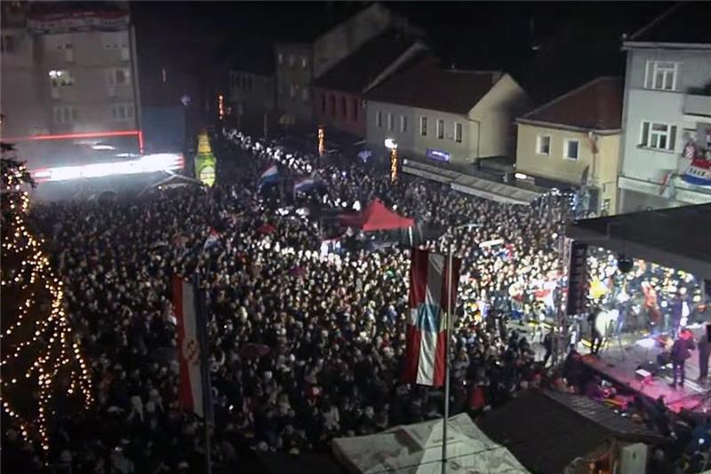 Tisuće Livnjaka dočekalo Dalića u njegovu rodnom gradu