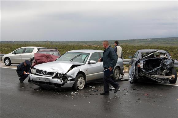 Nekoliko lančanih sudara na vinkovačkom dijelu autoceste Zagreb-Lipovac