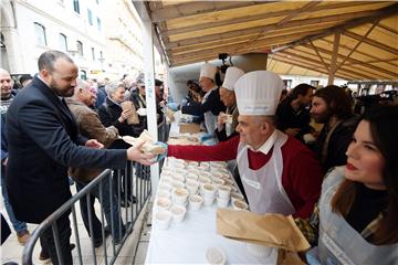 Split: Podjela bakalara na splitskoj Peškariji