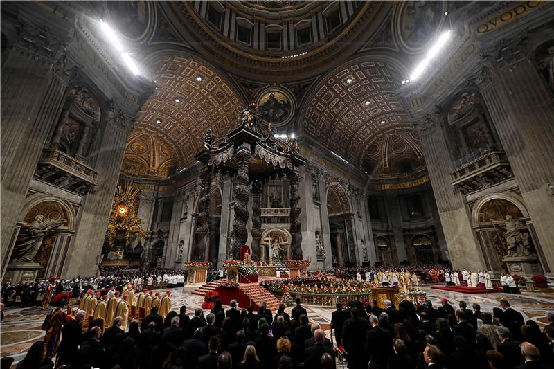 VATICAN CHRISMAS MASS