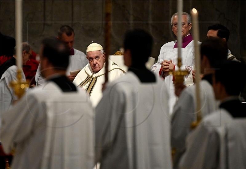 VATICAN CHRISMAS MASS