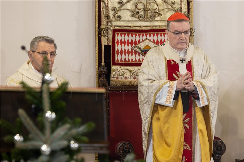 Bozanić predvodio misno slavlje polnoćke