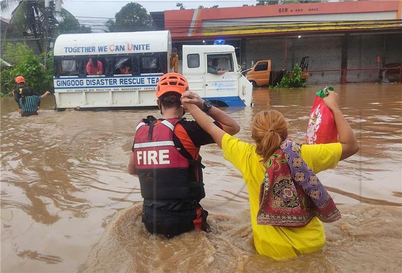 U poplavama na Filipinima poginulo 25 ljudi, 26 nestalo