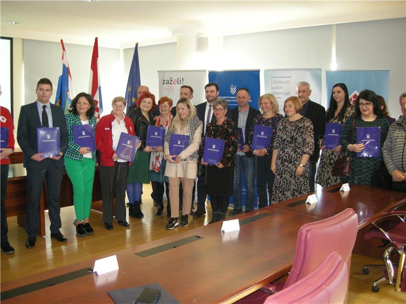 252 daycare workers to assist 600 elderly in Sisak-Moslavina County