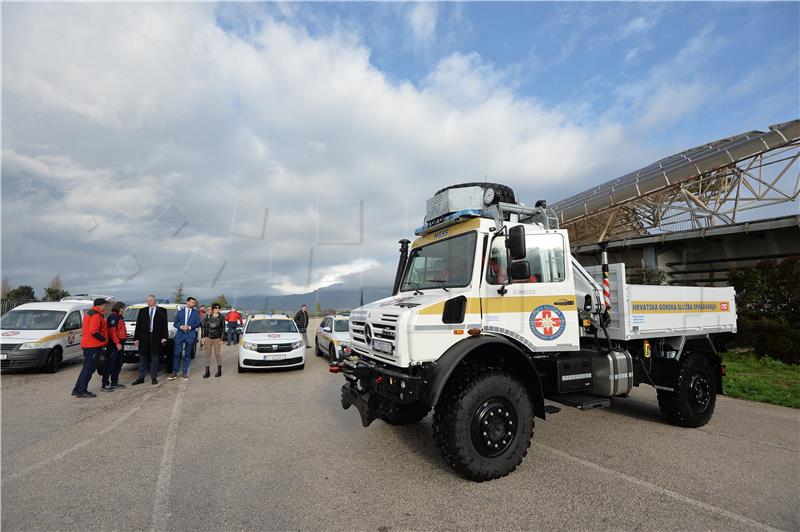 Grad Split HGSS-u donirao vrijedno specijalno vozilo UNIMOG 