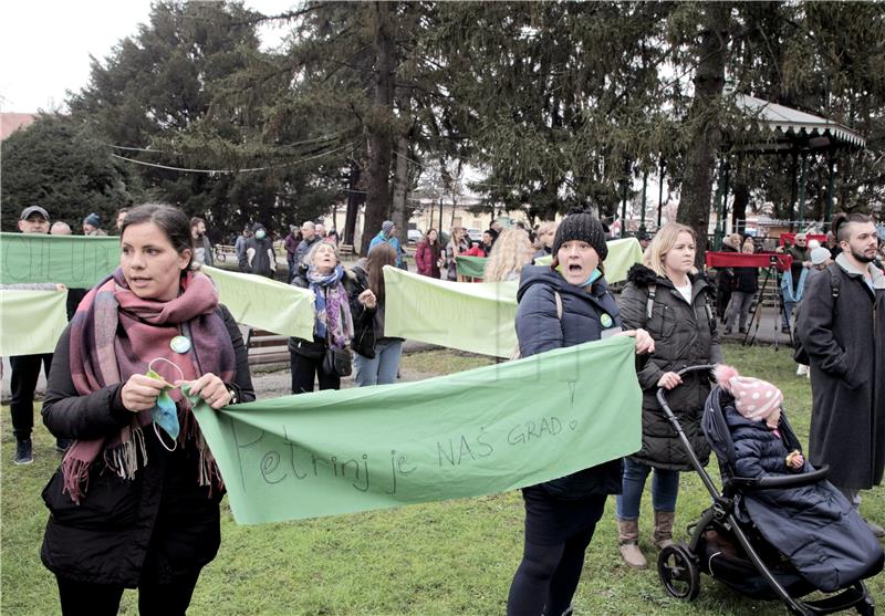 Petrinja residents hold protest on second anniversary of 29 Dec earthquake 