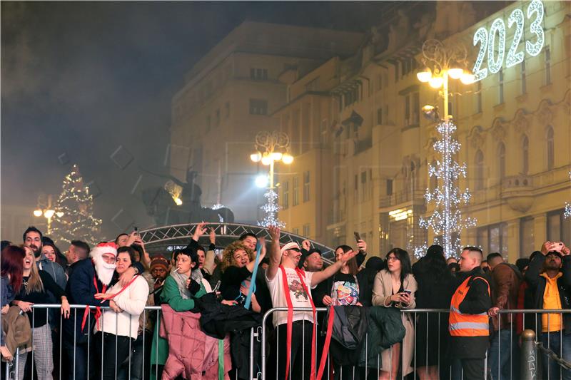 Zagrepčani ušli u Novu godinu uz Pipse i konfete 