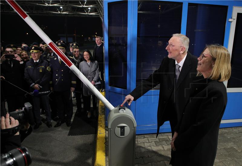 Hrvatska ušla u šengen, podignuta rampa na Bregani