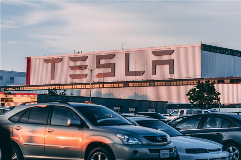 Tesla električni automobili