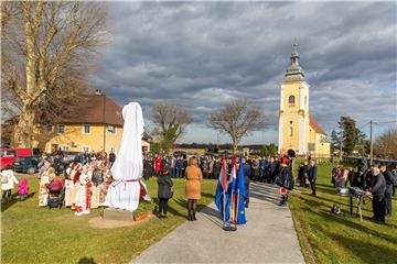 Prelošćica: Spomenik i sveta misa stoljetnoj tradiciji tambure