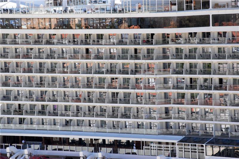 Threefold rise in visits by foreign cruise ships in Jan-Nov period reported by DZS