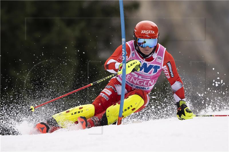 Wengen, slalom (m):  Norvežanin Kristoffersen slavio, Zubčić 19.