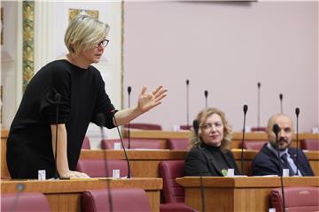 Premijer: Vlada nikad nije žrtvovala interes 55 tisuća građana u slučaju franak