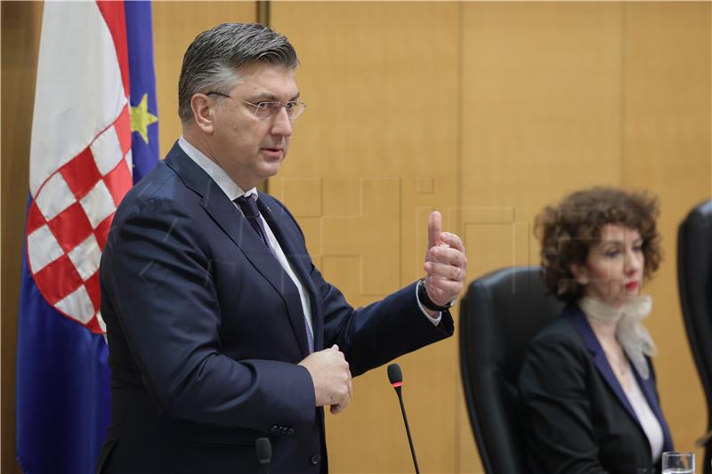 Plenković: Neće biti ograđivanja plaža