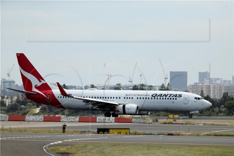 AUSTRALIA QANTAS EMERGENCY LANDING