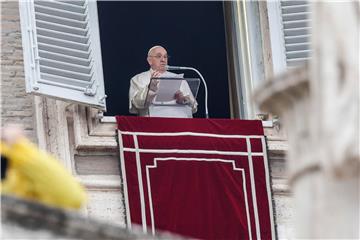 Papa nazvao srceparajućim napad na stambenu zgradu u Dnipru 