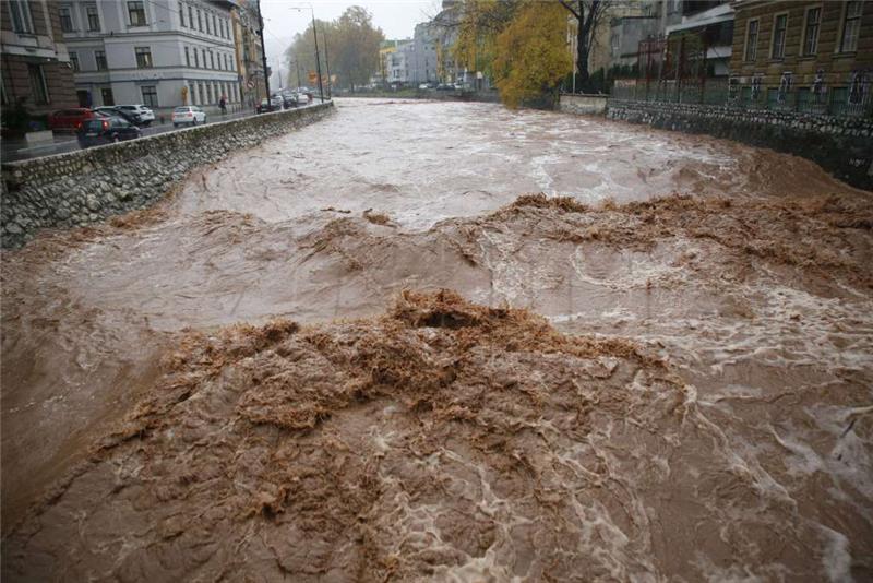 BiH: Kiše prijete poplavama, u Sarajevu se utopila djevojka