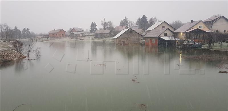 Ponornica Suvaj veća nego ikad i radi štetu Tounju i okolici