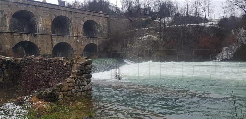 Ponornica Suvaj veća nego ikad i radi štetu Tounju i okolici