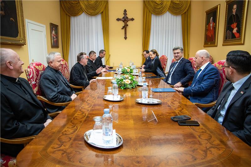 Bozanić i Plenković o imovinsko-pravnim odnosima za gradnju stadiona Maksimir