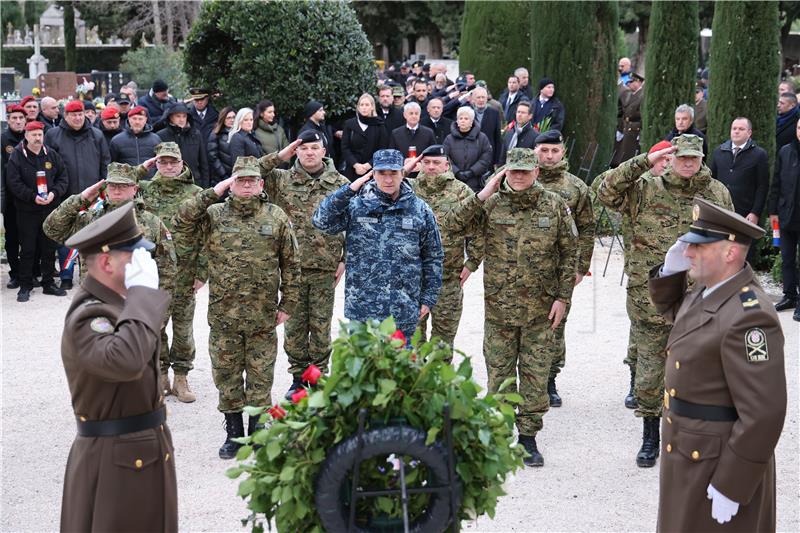  Povodom 30. obljetnice VRO Maslenica odana počast poginulim hrvatskim braniteljima