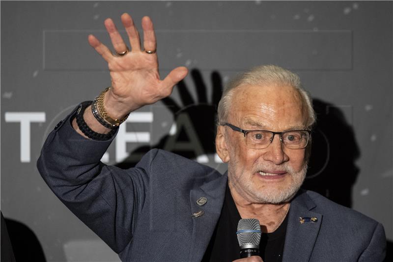 Buzz Aldrin, drugi čovjek koji je kročio na Mjesec, oženio se na 93. rođendan