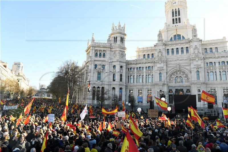 Madrid: Tisuće ljudi pridružile se desničarskom skupu protiv španjolske vlade