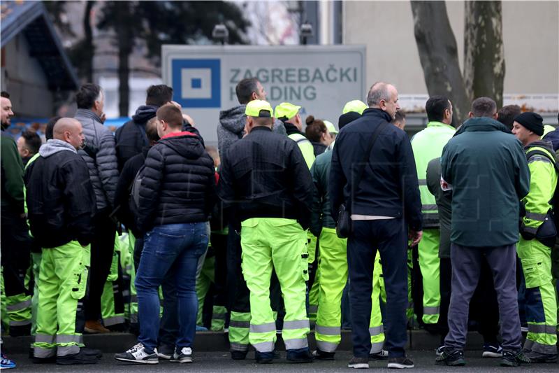 Zagreb sanitation workers go on strike over announced dismissal of three colleagues