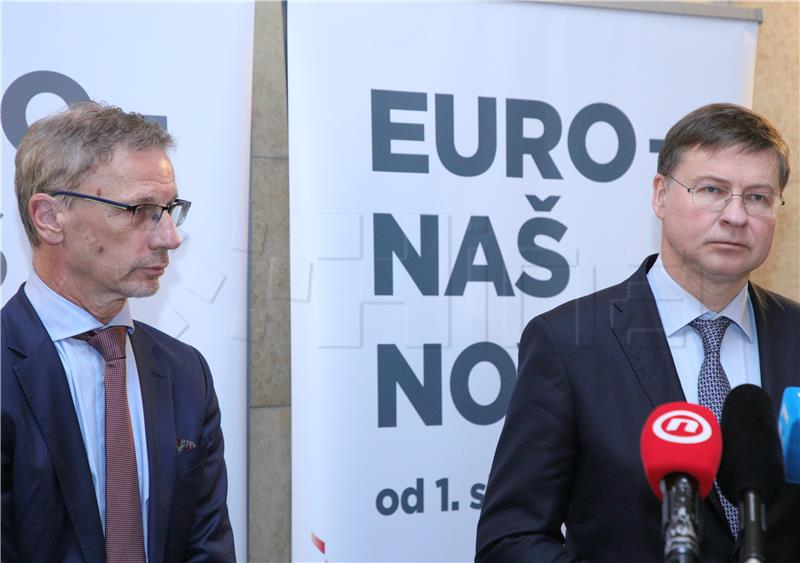 Obraćanje medijima Valdisa Dombrovskisa i guvernera HNB-a Vujčića