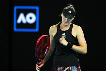 Australian Open: Ribakina lako s Ostapenko, Korda predao Hačanovu