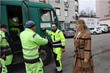 Gradonačelnik Tomašević s radnicima Čistoće čisti ulice Zagreba