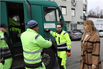 Gradonačelnik Tomašević s radnicima Čistoće čisti ulice Zagreba