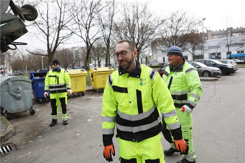 Gradonačelnik Tomašević s radnicima Čistoće čisti ulice Zagreba