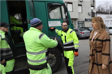 Gradonačelnik Tomašević s radnicima Čistoće čisti ulice Zagreba