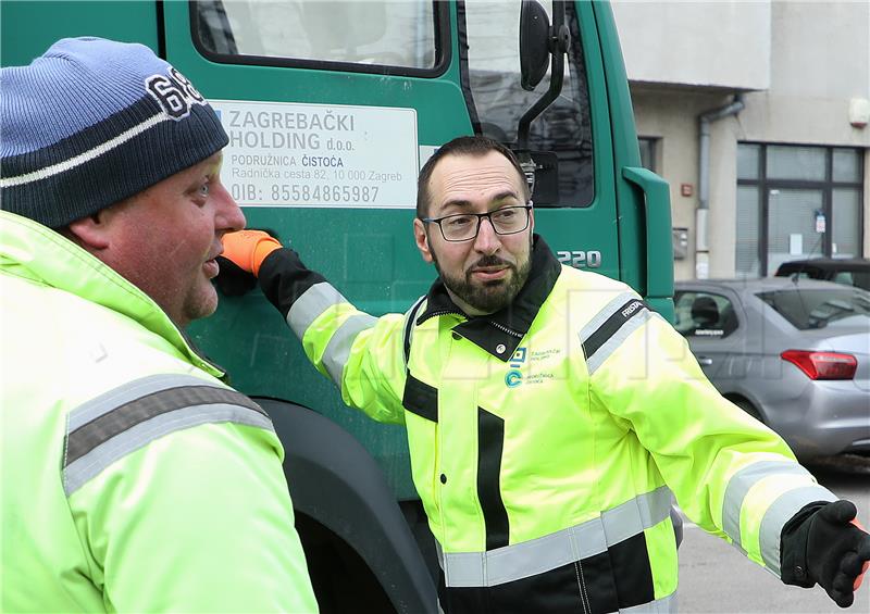 Gradonačelnik Tomašević s radnicima Čistoće čisti ulice Zagreba