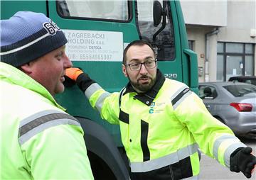 Gradonačelnik Tomašević s radnicima Čistoće čisti ulice Zagreba