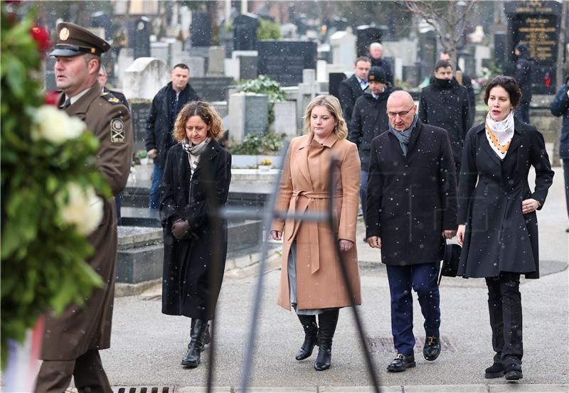 High state delegations lay wreaths at Mirogoj for Holocaust victims