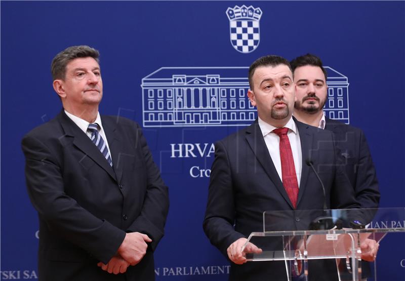 Konferencija za medije Kluba zastupnika Hrvatskih suverenista