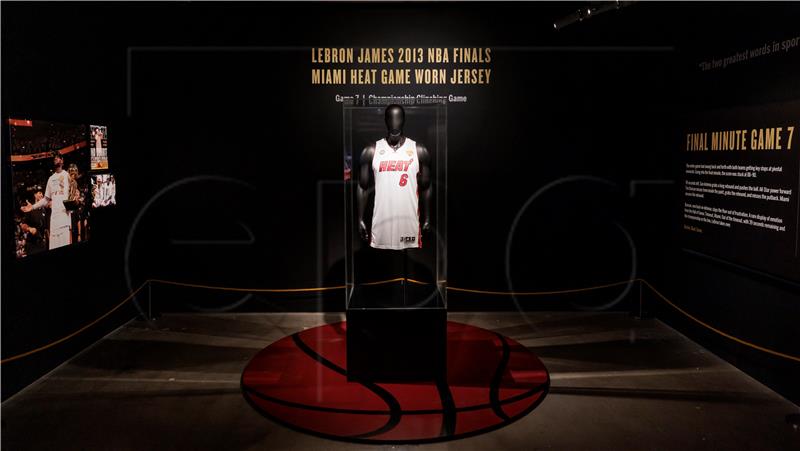 Dres LeBrona Jamesa iz NBA finala 2013. prodan za 3,68 milijuna dolara 