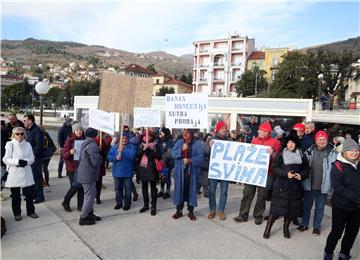 Opatija: Prosvjed protiv Prijedloga Zakona o pomorskom dobru i morskim lukama