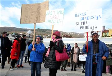 U Opatiji prosvjed protiv Prijedloga Zakona o pomorskom dobru