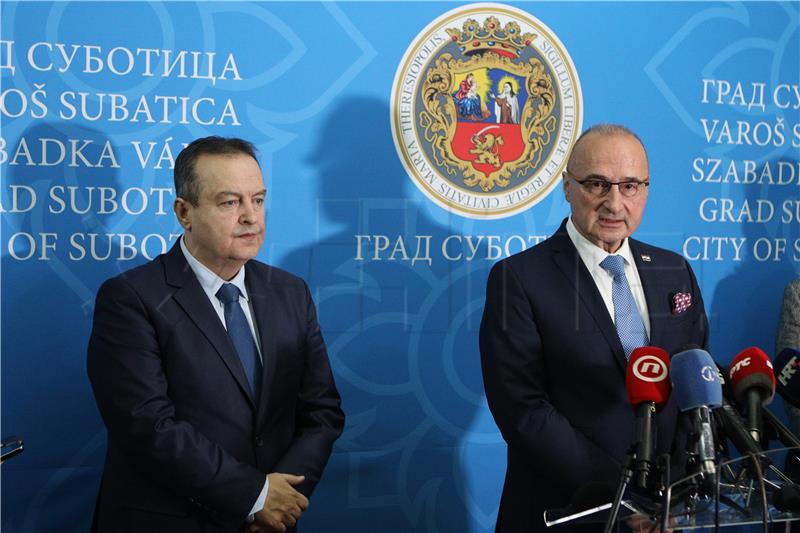 Croatian, Serbian FMs say cooperation in interest of both countries