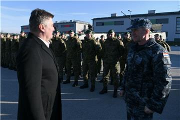  Milanović sudjelovao na svečanom ispraćaju 3. hrvatskog kontingenta u Petrinji