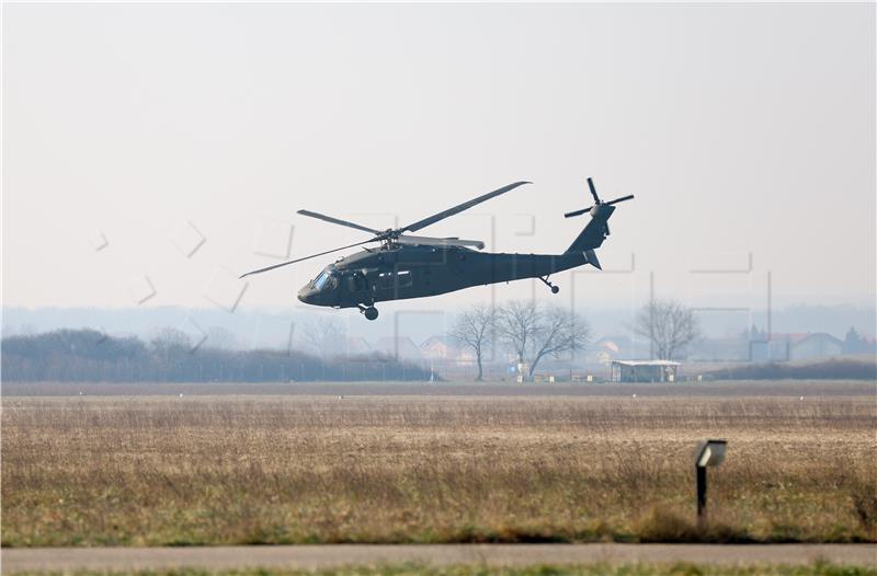 U ožujku završetak parkirnog, do kraja godine i servisnog hangara za "Black Hawk"