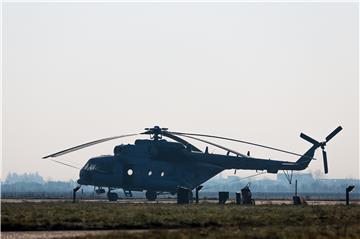 Banožić obišao radove na izgradnji hangara za helikoptere Black Hawk