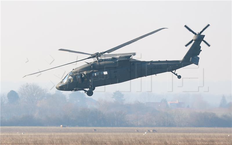 Banožić obišao radove na izgradnji hangara za helikoptere Black Hawk