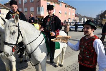 Po 20. put Vinkovcima projahali pokladni jahači