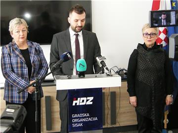 Sisak: HDZ optužuje Ikić Baniček za sporu obnovu