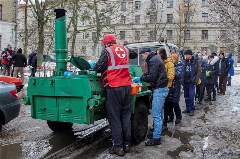 Zelenskij poziva saveznike da ubrzaju vojnu pomoć, Rusija napada na istočnom bojištu